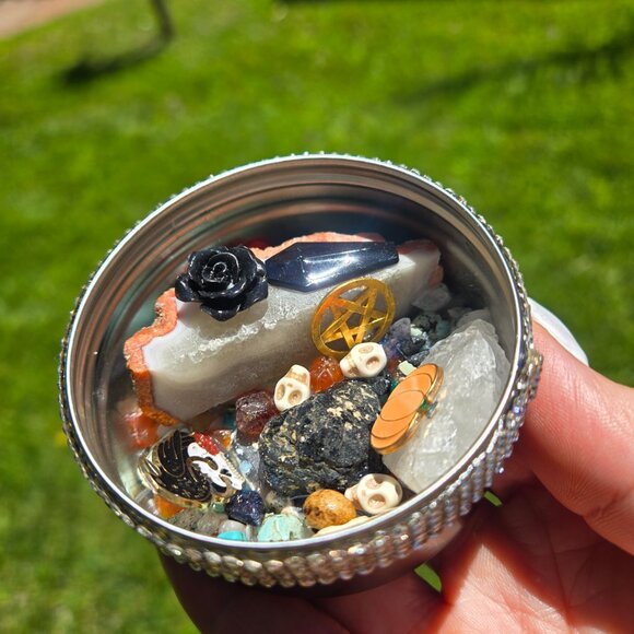 Spooky Love Gone Wrong Halloween Magicks Altar Home Decor Tin - Picture 6 of 8